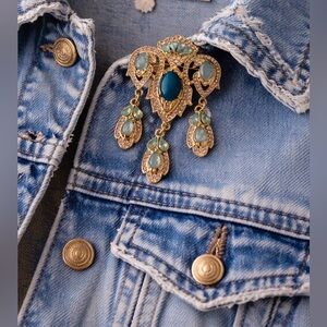 Elegant Gold and Green Statement Brooch